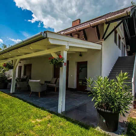 Zier Appart hôtel Balatonszárszó
